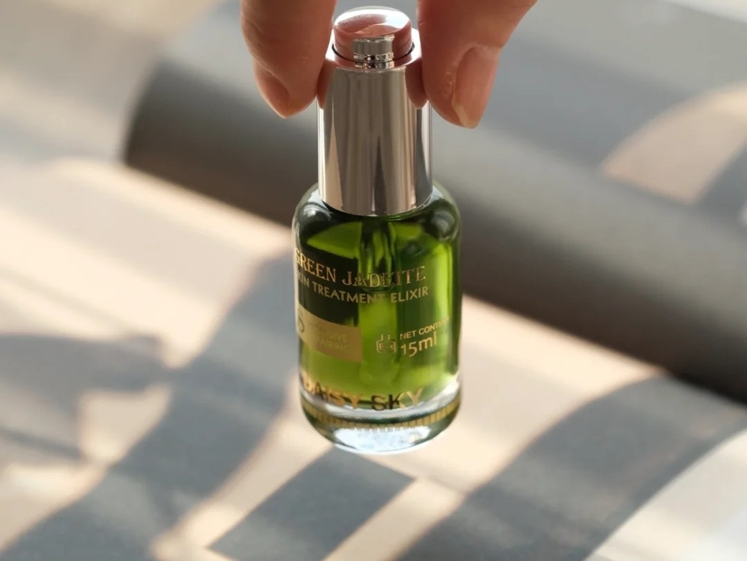 抗初老精华推荐25-30岁国货平价,国货护肤里的精华哪家好用又平价