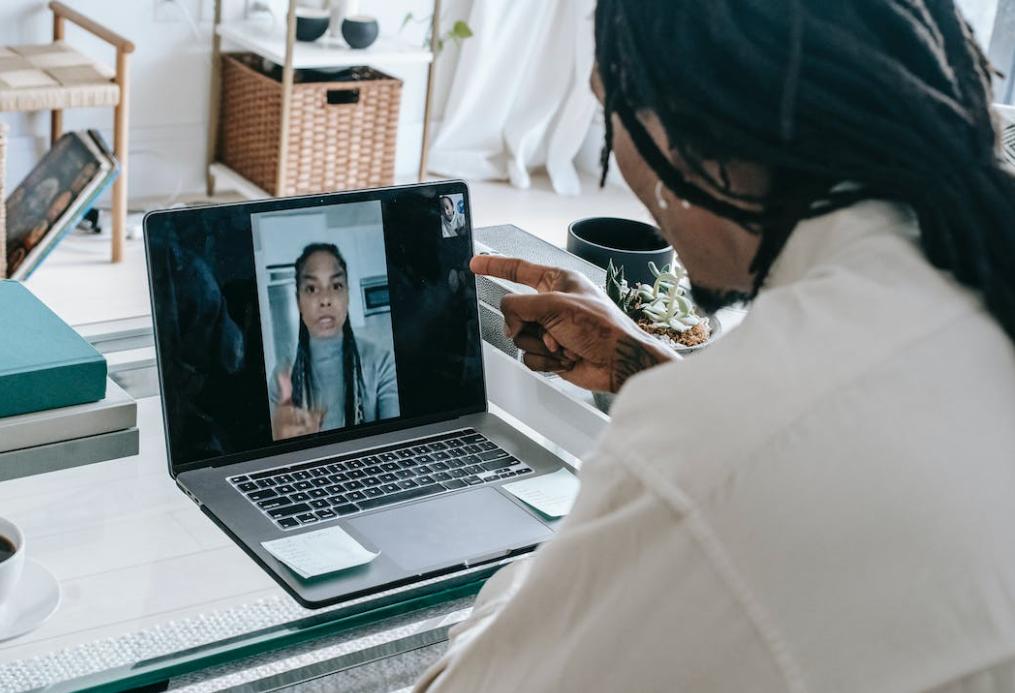 讨论沉迷网络的案例,对于沉迷网络的人有什么看法