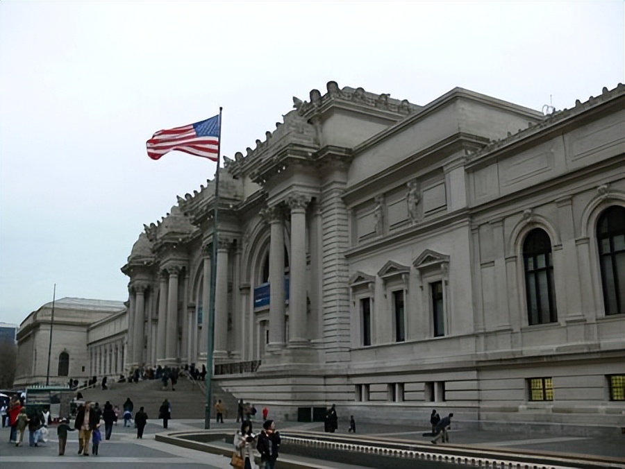 华人富豪捐了300亿给美国,爱国人士捐款一千万