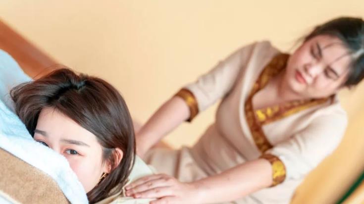 性骚扰！女子足浴店遭男技师“猥琐”，店家赔偿！