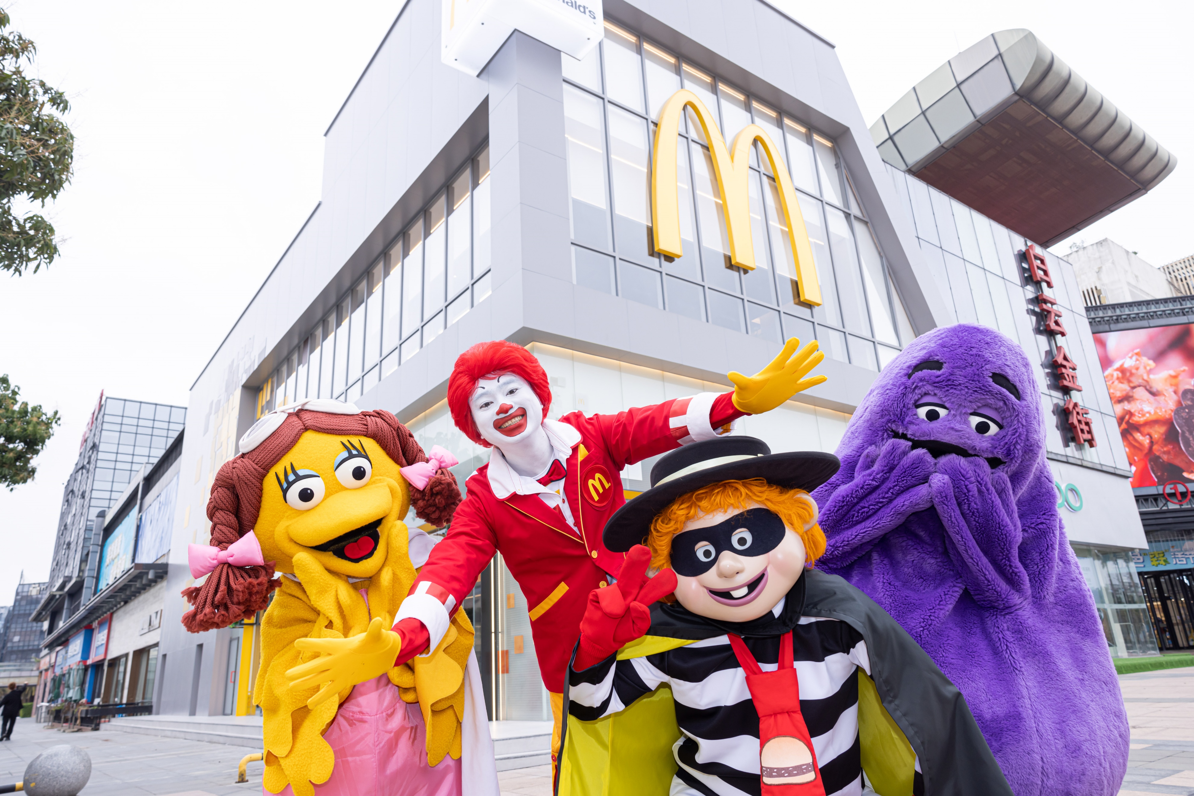 麦当劳未来风格餐厅,白云麦当劳