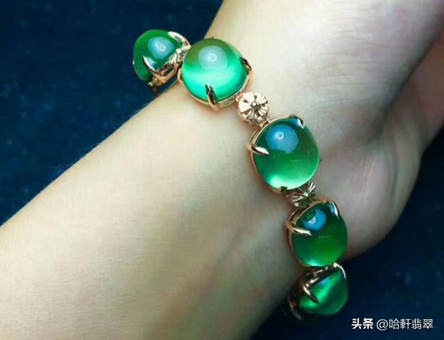 在缅甸花1200买到一个翡翠冒牌货,在云南花六万买翡翠手镯