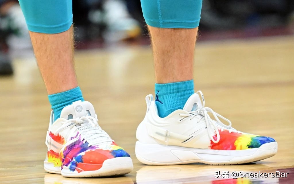 nba球星球鞋每日上脚adidas,nba球星球鞋标志大全图