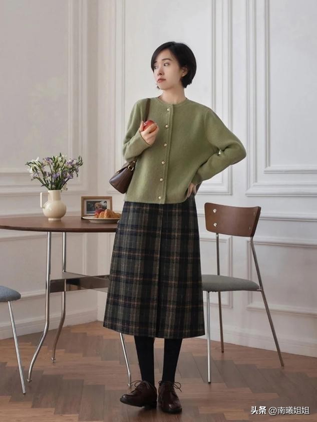 连衣长裙高级感穿搭优雅大方,奶奶长裙