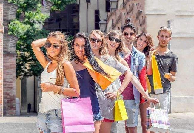 非洲的摩洛哥队都是白人，而欧洲的法国队几乎都是黑人