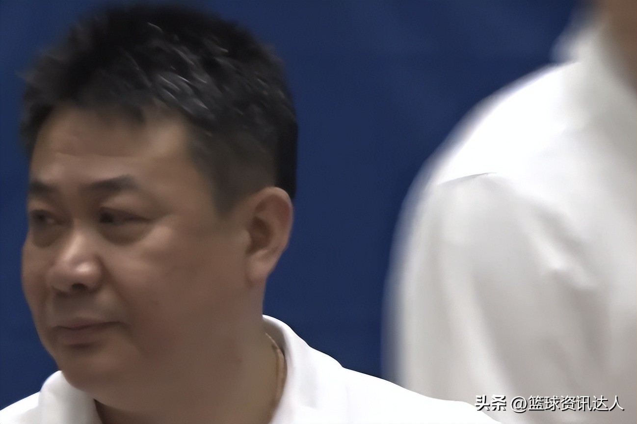 中国女排3-1击败巴西女排直播,中国女排3-1击败巴西蔡斌赛后采访