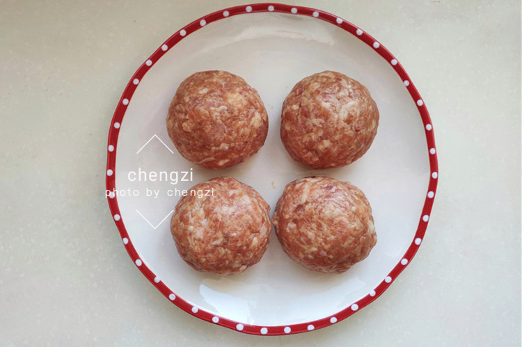 四喜丸子怎么做才有饭馆的味道,东北年夜饭16个硬菜四喜丸子