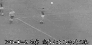 世界三大公认足球球王,球王贝利巴西足球传奇