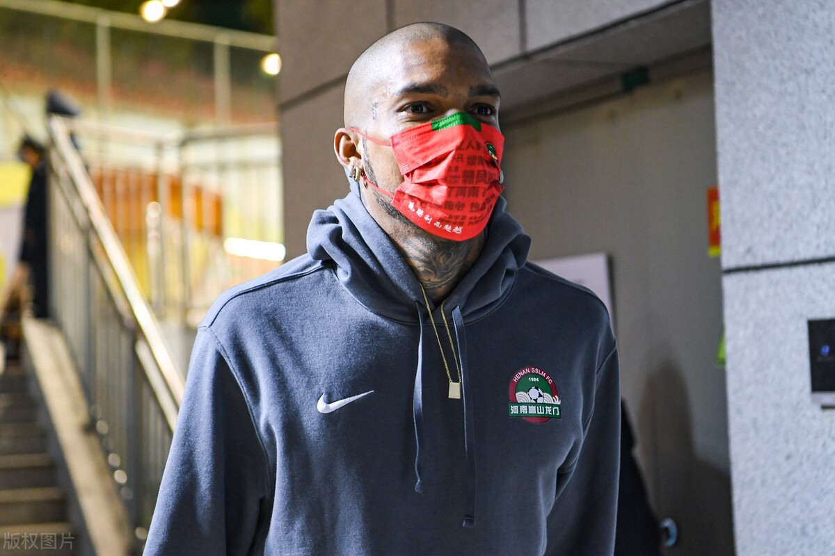 河南足球的溺爱导致卡兰加走到今天，铁血战士最终倒在铜臭之下