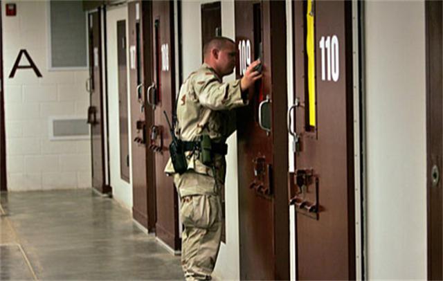 1985年美国母女三人被奸杀，凶手是一位战斗英雄，25年后被判死刑