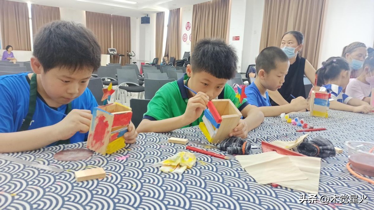 创意笔筒手工制作,手工创意笔筒制作幼儿园