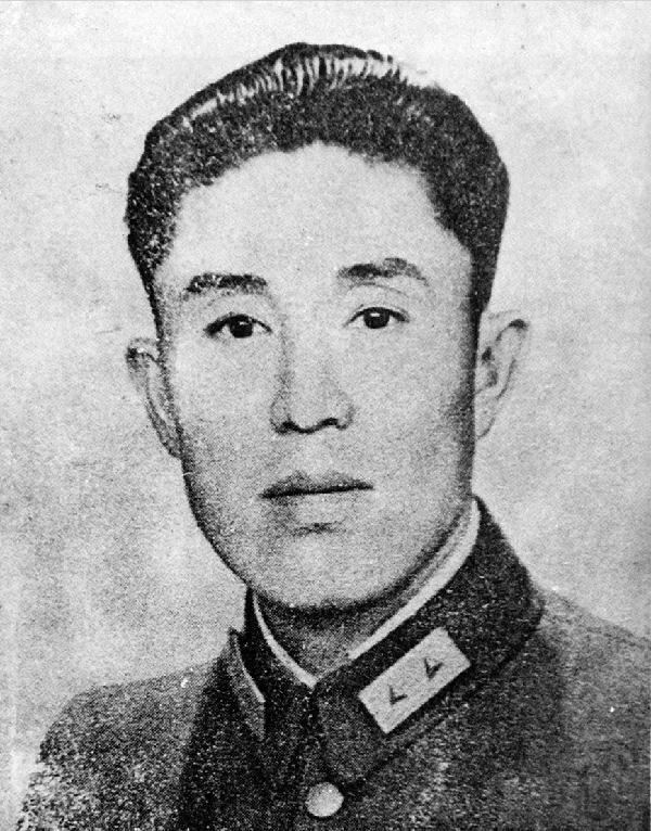 1950年，起义将领郑洞国想回家种地，周总理阻止：这是浪费人才