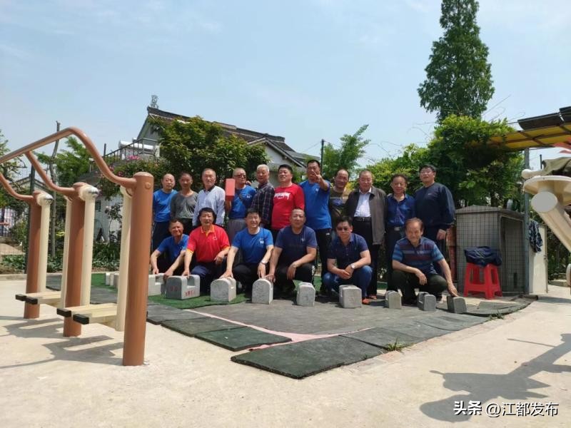 沈长贵：玩转百斤石锁，带动全民健身