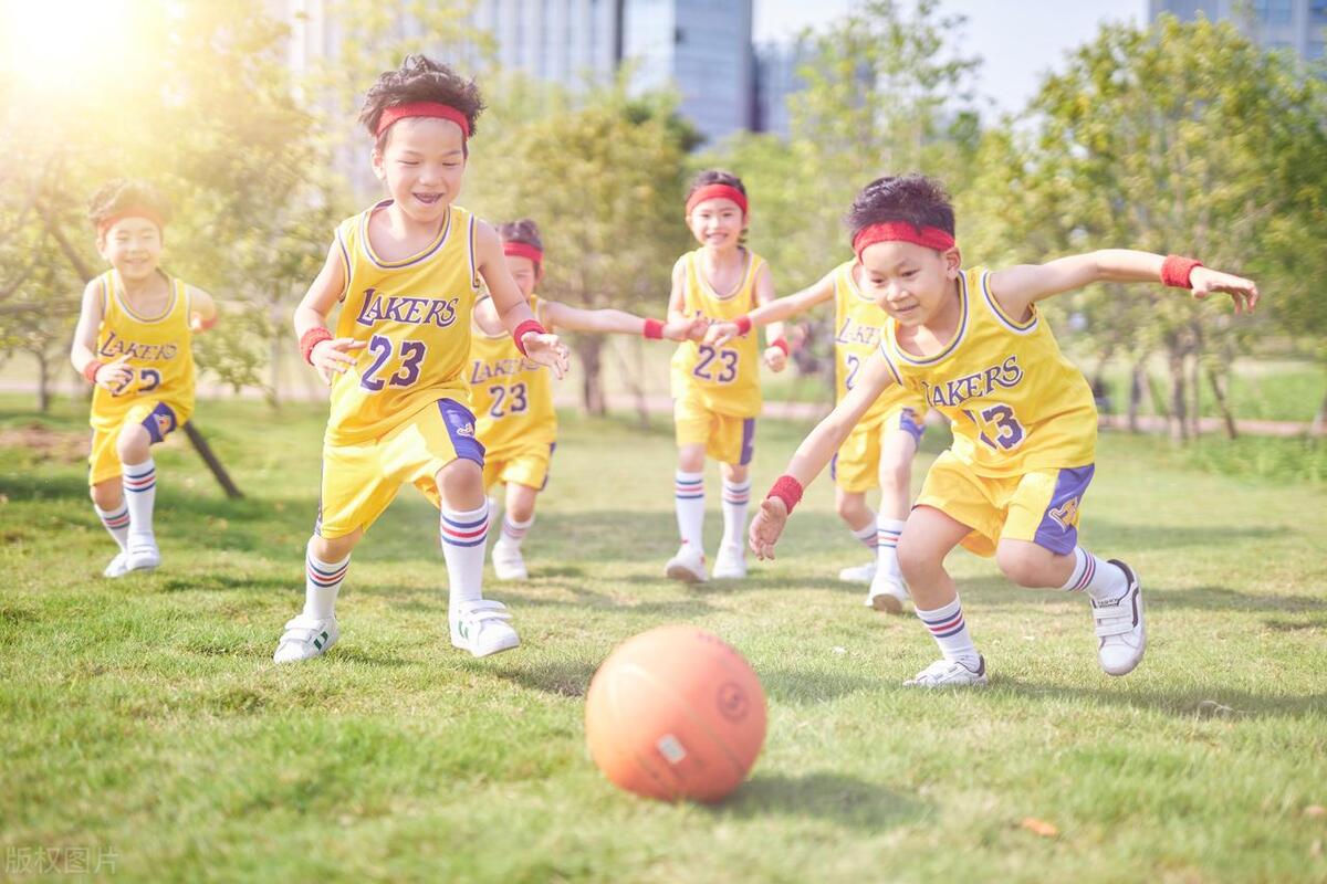 孩子说话晚怎么提升语言技巧,小孩子说话晚怎么去引导发音