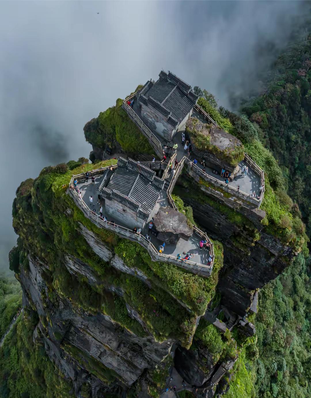 贵州省深山中的天空之城,贵州之镜天空之城