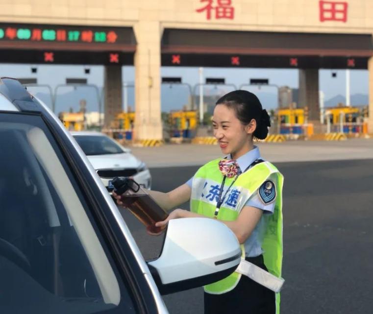 司机拉绿通过收费站后续,货车拉西瓜过绿通