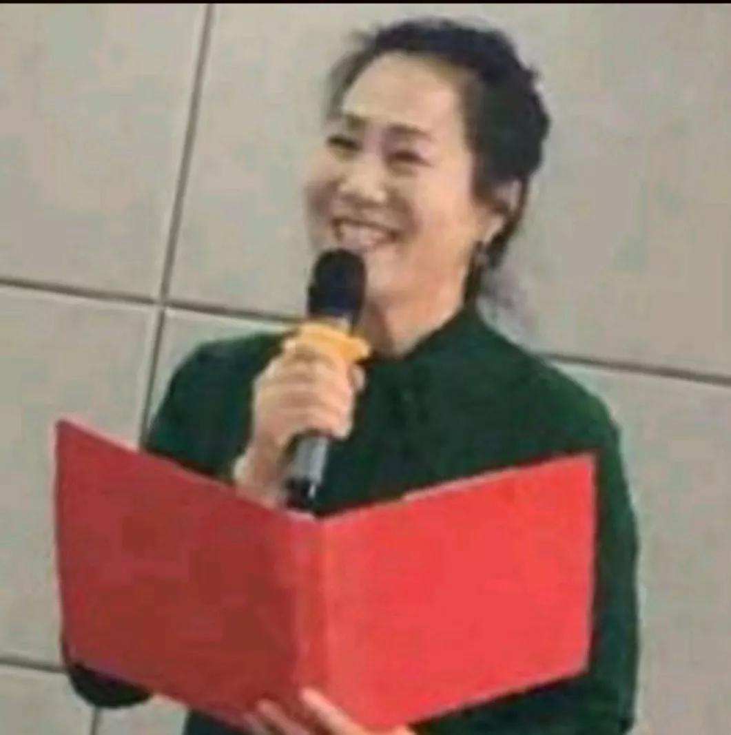 春天诗人李群中国声音抖音诗享会朗诵嘉宾——韩润兰