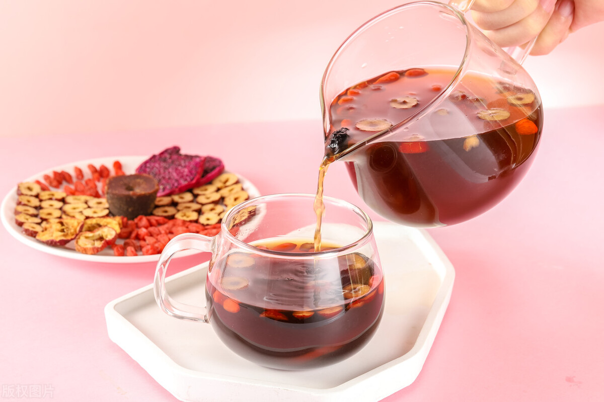 女生来月经为什么会拉肚子,为啥女生来月经会肚子疼