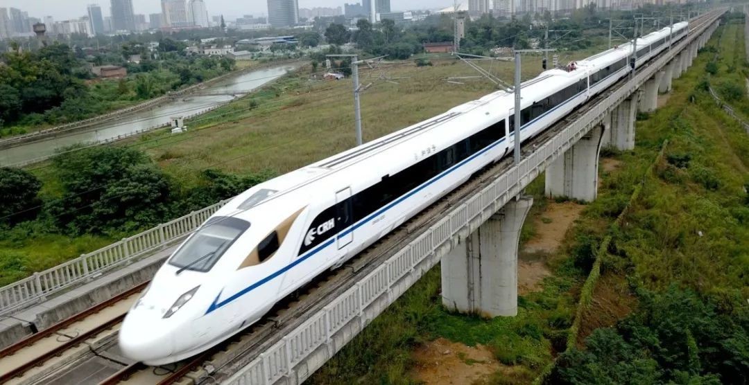 一公里铁路造价,一公里造价最高的铁路