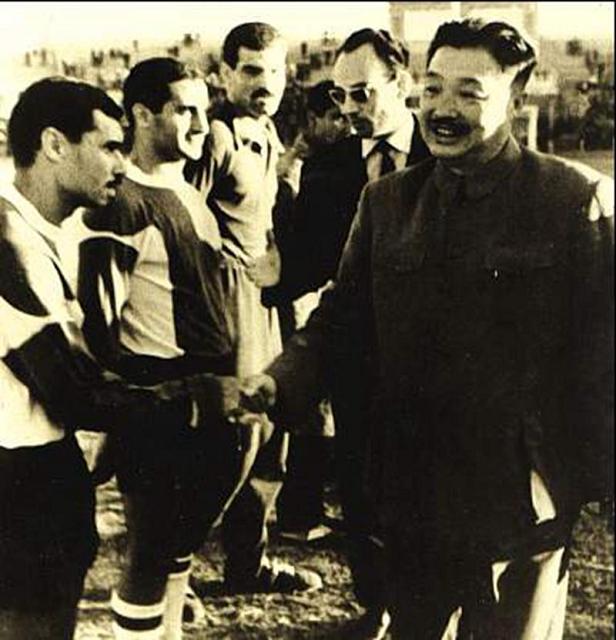 1959年毛主席命贺龙整治国足，贺龙只用一招，国足跻身亚洲第一