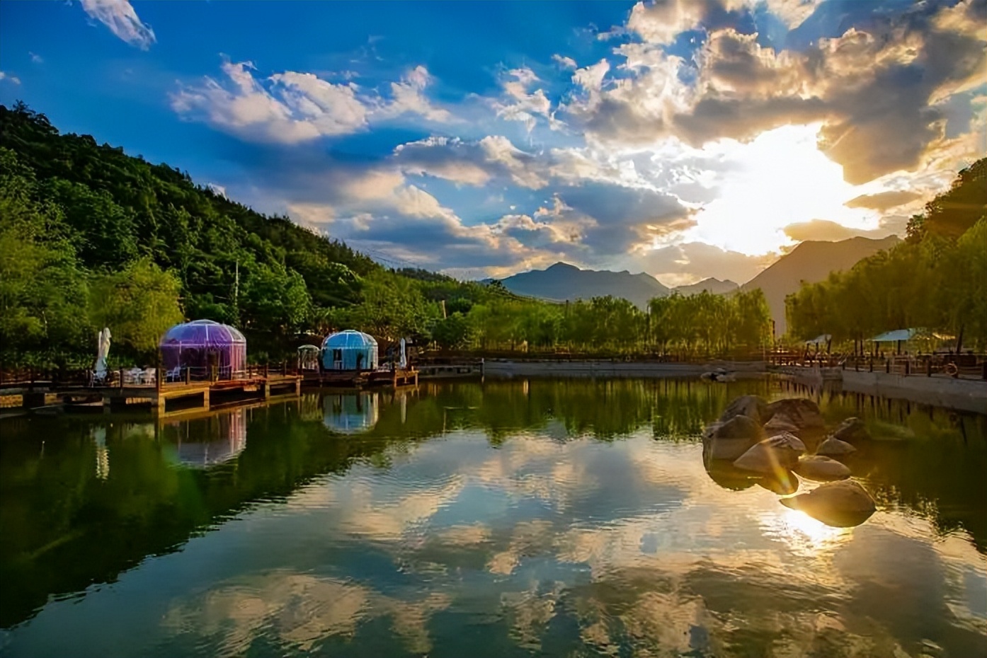 夏天游玩路线,夏天旅游最佳路线推荐