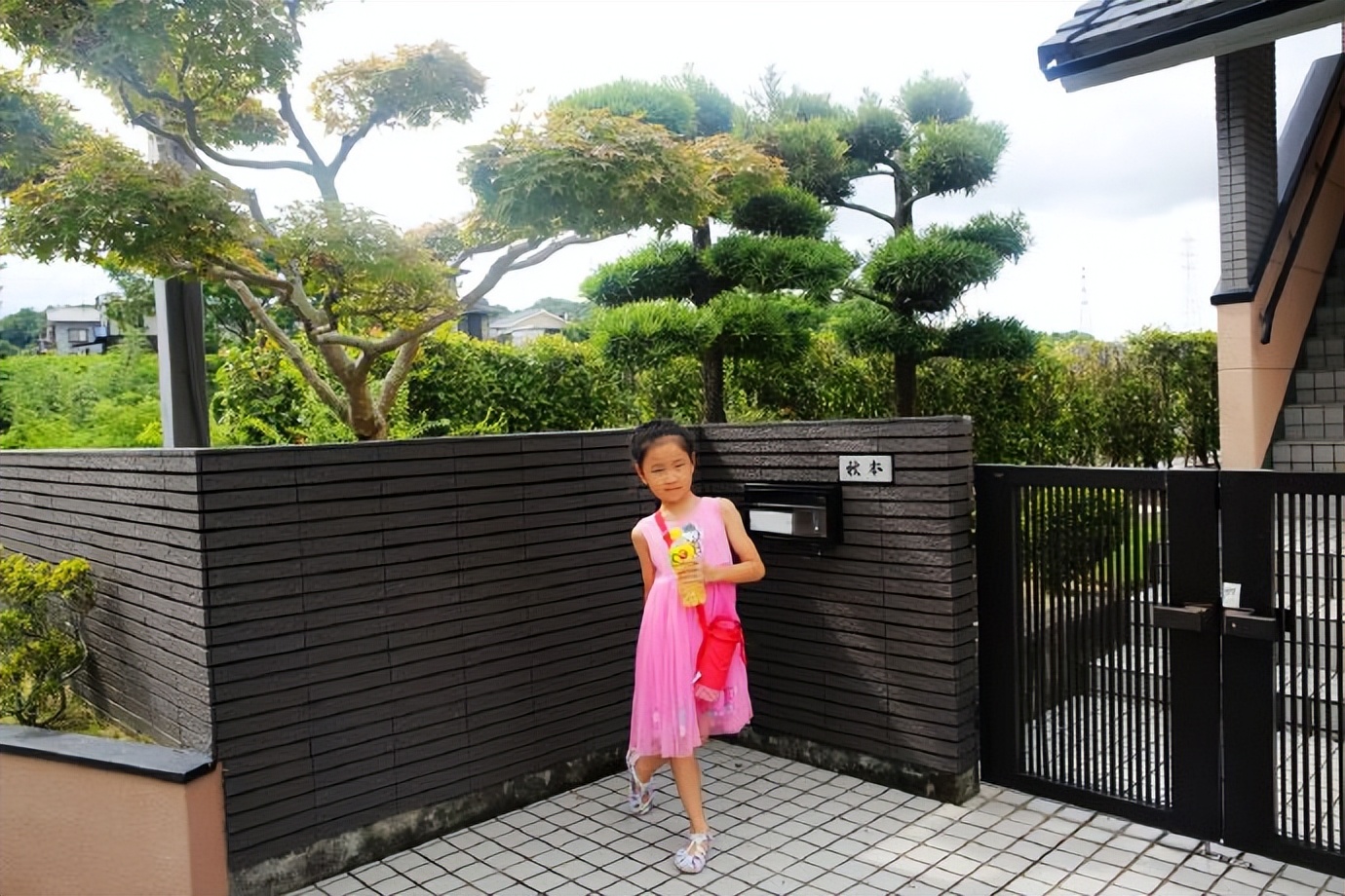 带孙女出去看世界,带着孙女看世界