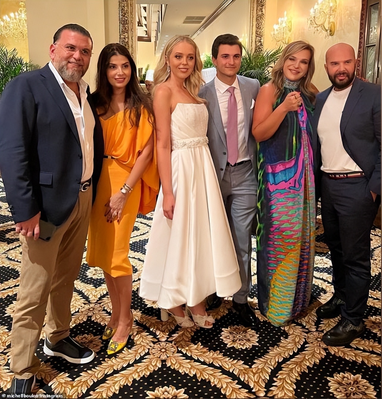 美国伊万卡露脐装图片,伊万卡一身红装