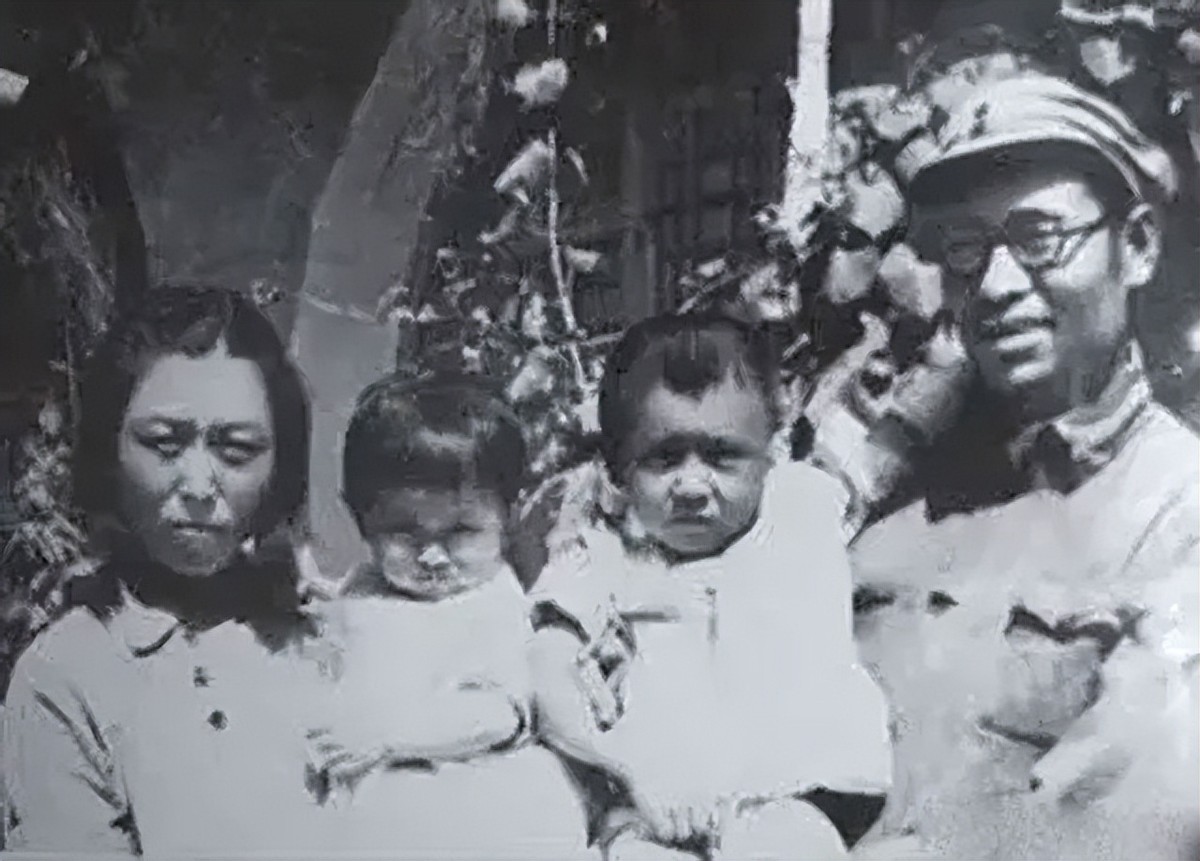 71年周总理让高岗妻子在图书馆工作，毛主席不同意：必须到教育部