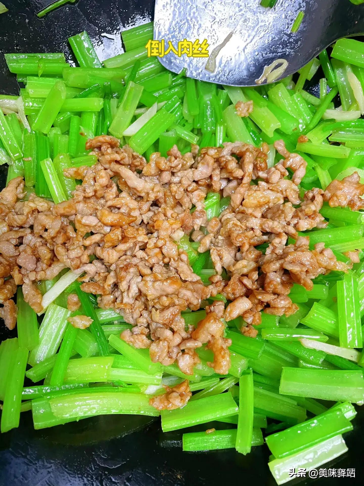 便秘的人建议多吃这3物缓解便秘,总便秘一吃水果就好