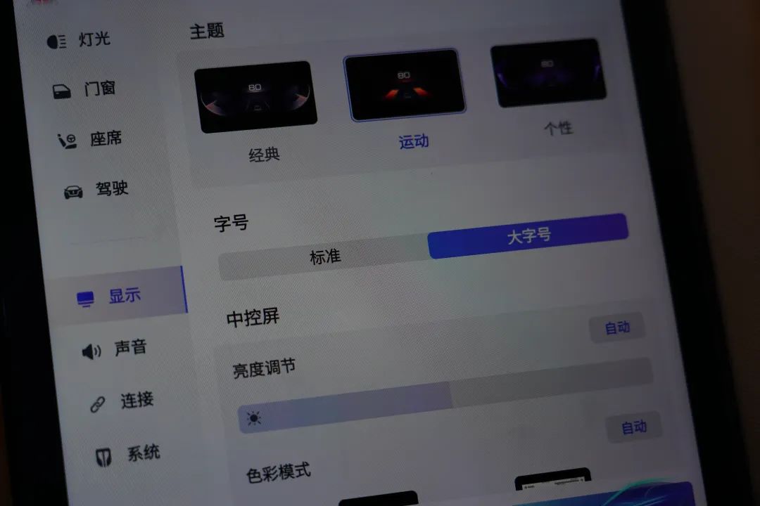 2024款红旗h5智联版是混动吗,红旗h5混动版车多少钱