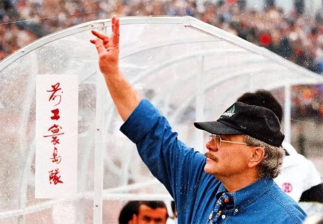 “国际*子骗**”施拉普纳：万人吹捧上春晚，球队爆冷万人嫌