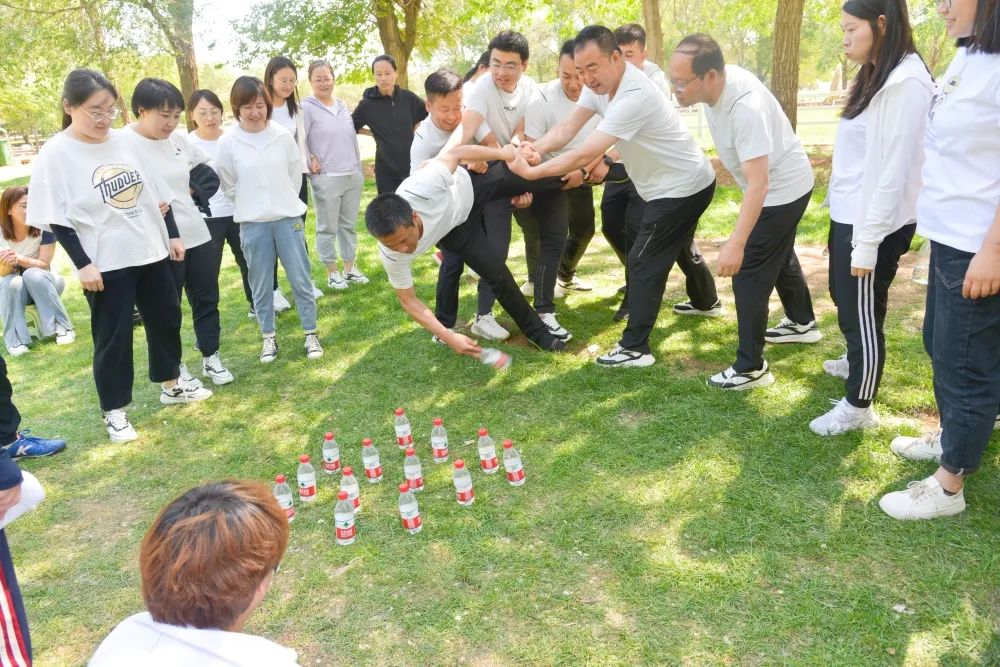 【*党**建引领】武川县人民法院组织开展迎“七一”暨“踔厉奋发担使命，砥砺前行勇争先”户外拓展训练活动