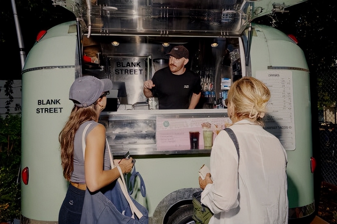 骂过之后，看看戴威的新创业项目「abouttimecoffee」做对了什么