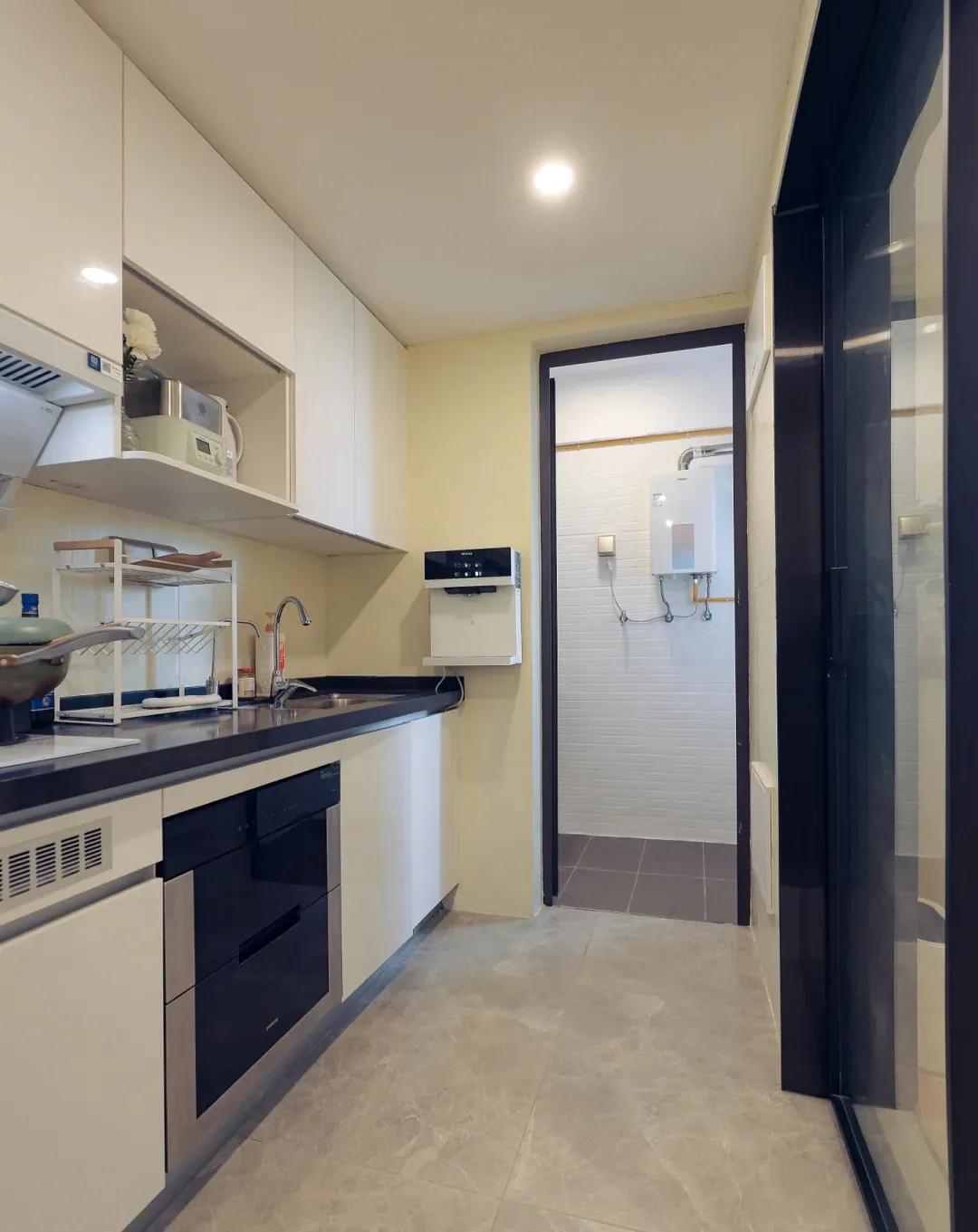 女子晒自家装修让人哭笑不得,女子晒出装修了一半的房子