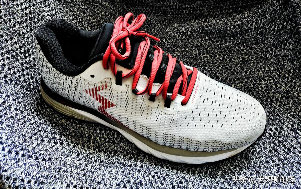 2020公认最好的缓震回弹国产跑鞋,中外跑鞋排名