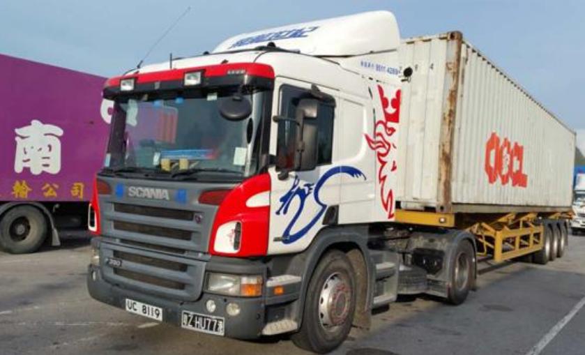 从年入38万的巨富到拼命的“加班狗”，中港司机给我们什么启示？