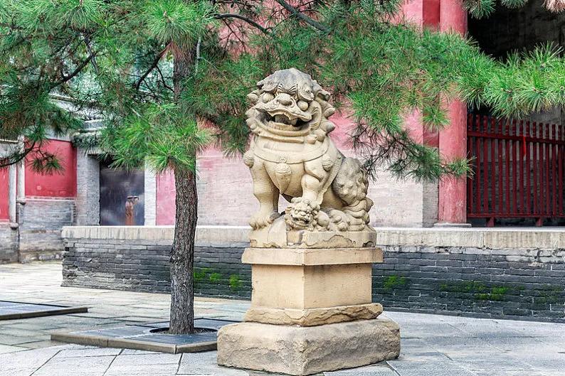 门前放铜钱应该说什么吉利话,宅西有路财神光顾有什么说法