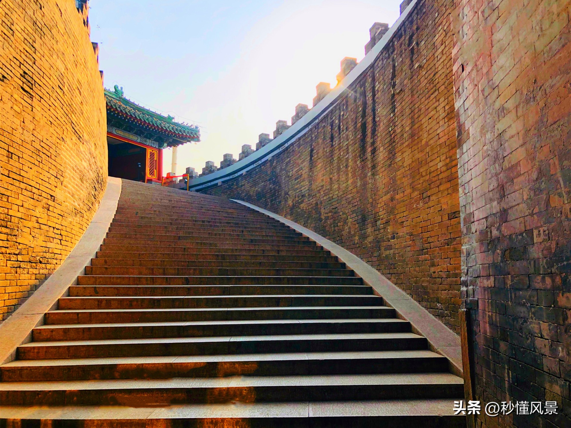 北京最小的城堡，藏于闹市适合遛娃拍照，人少景美还有泡桐花海！