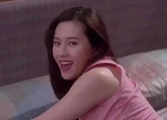 人间水蜜桃景甜老照片,人间水蜜桃李丽珍穿搭