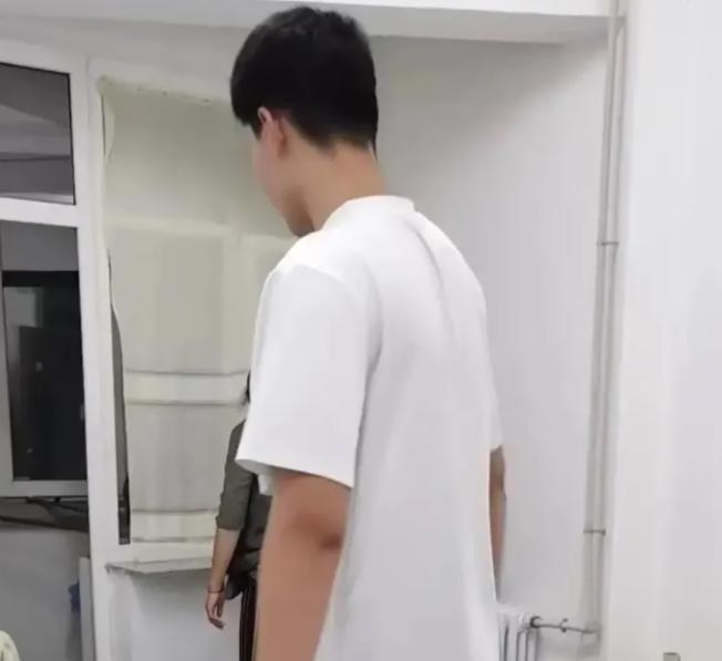 辽宁试训2米11中锋成功了吗,辽篮试训阜新15岁中锋怎么样了