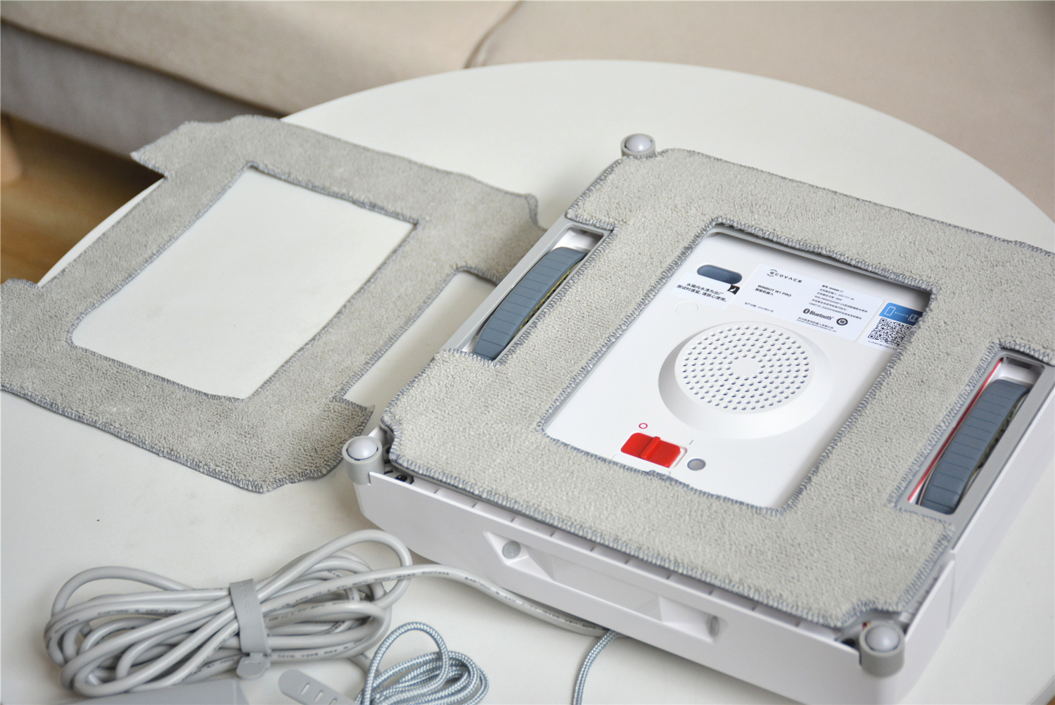 科沃斯擦窗教程,双向自动喷水擦玻璃