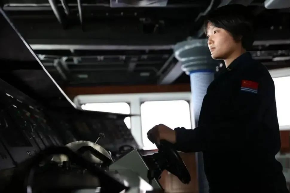 辽宁舰喊话的声音,辽宁舰和山东舰隔空对话