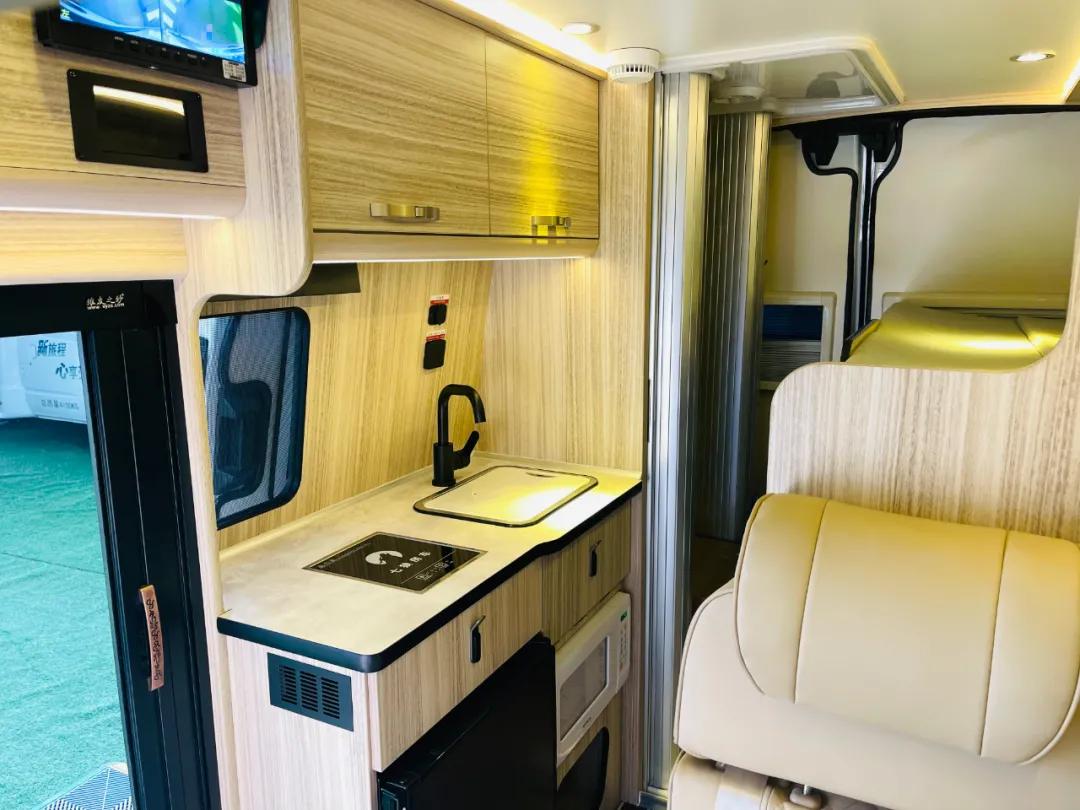 最新款b型七狼房车,七狼六座房车推荐10万到20万之间