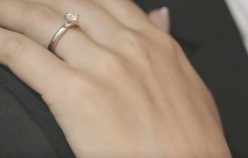 77岁日本富豪娶22岁女星,日本77岁风流富豪命丧家中