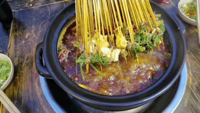 钢管厂五区小郡肝串串宽窄巷子,钢管厂五区小郡肝串串多少钱一串