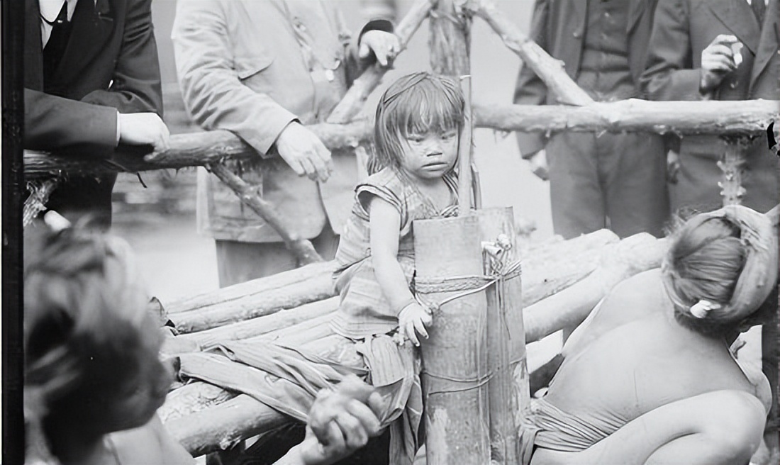 南非女孩巴特曼：因巨臀被白人骗到欧洲做展览，死后200年成标本