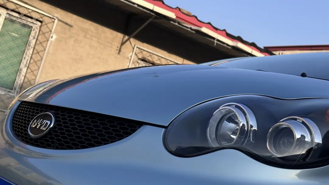 2010款比亚迪f0翻新案例,比亚迪f0全车翻新喷漆多少钱