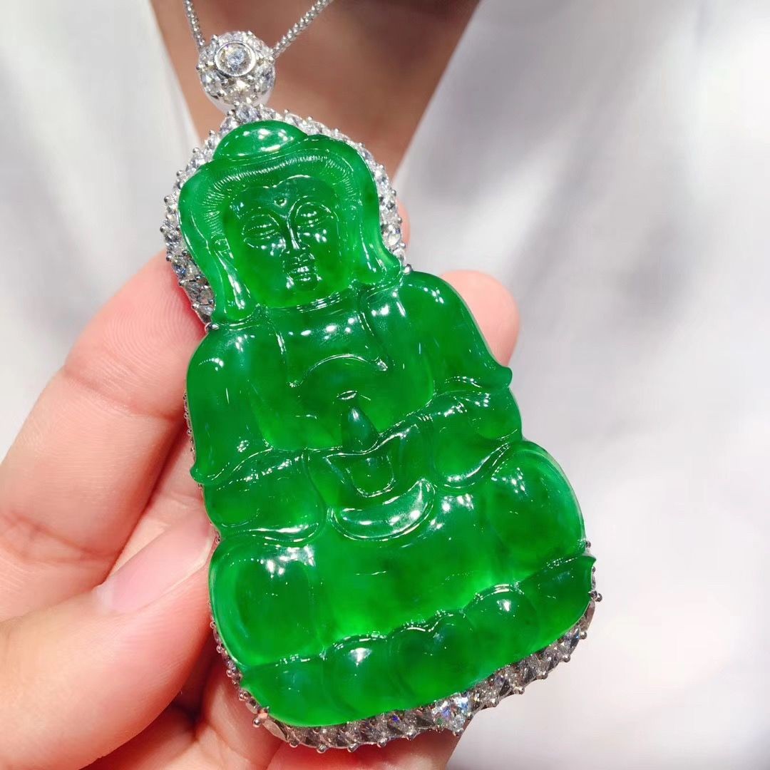 收藏级帕敢翡翠冰糯种,缅甸翡翠冰底飘绿