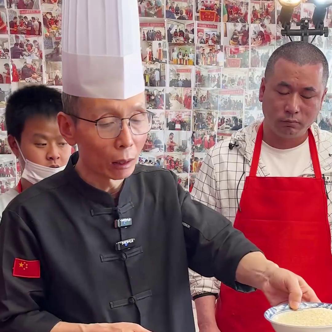 卷凉皮的五香红油配方,酱香味的卷凉皮酱料怎么调制