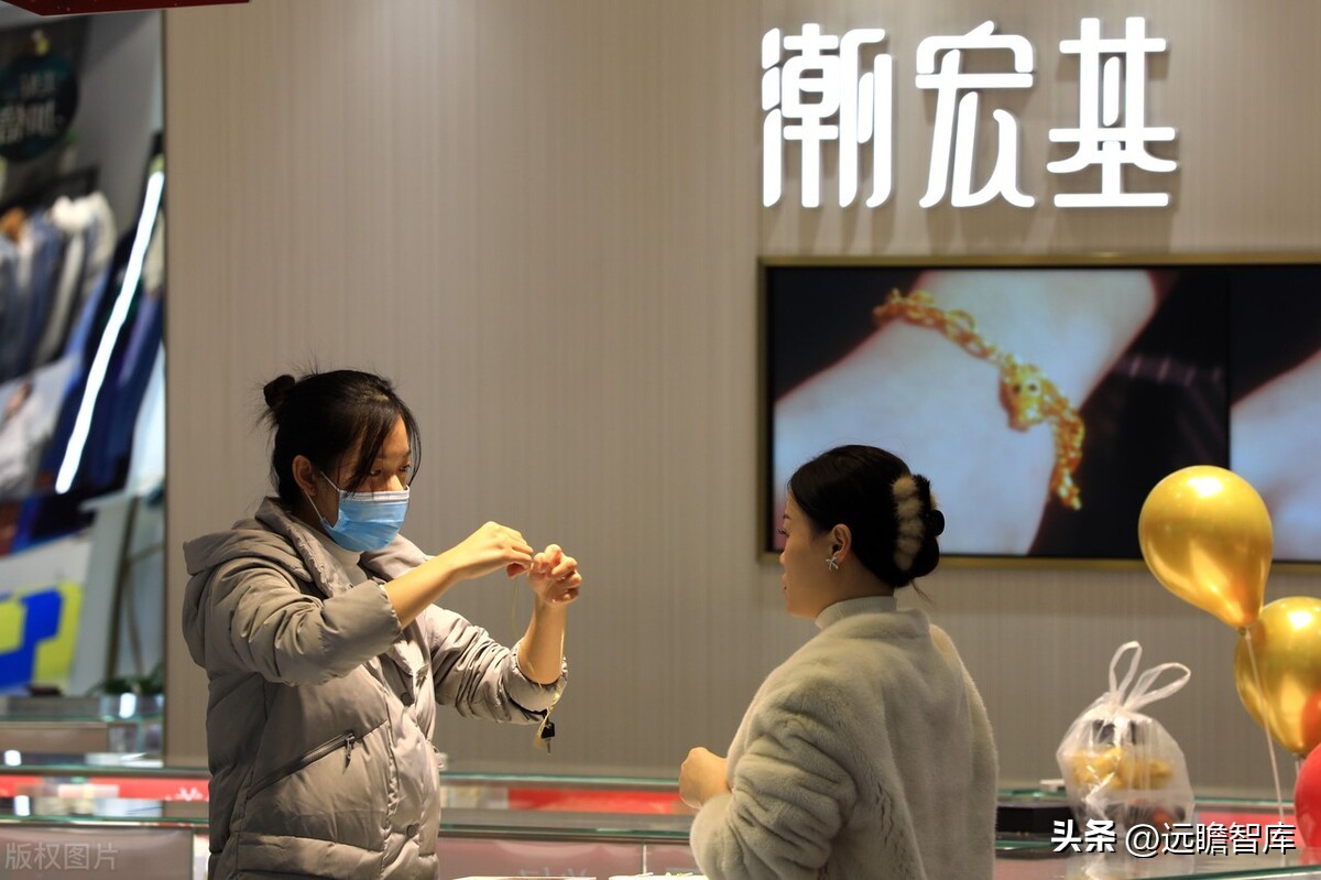 聚焦年轻消费客群，潮宏基：珠宝女包双引擎，培育钻石打造新亮点